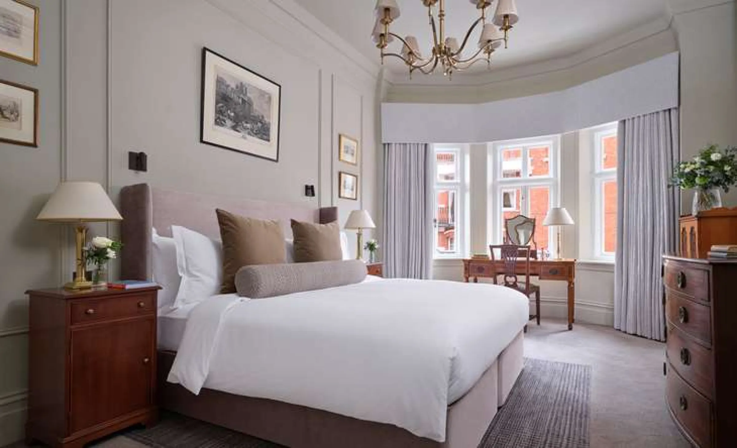 Serviced apartment interior in Chelsea with hotel-grade finishes