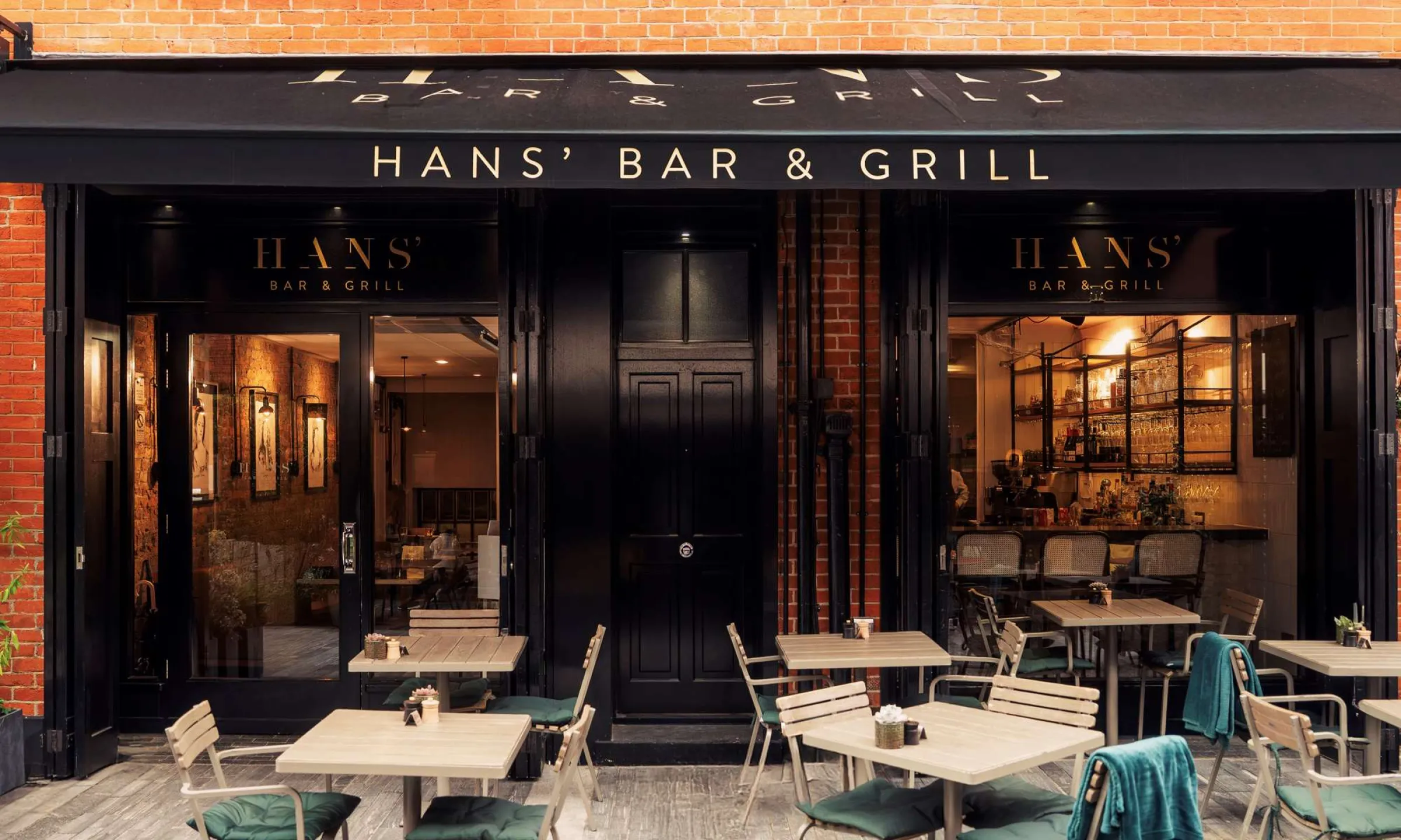 Hans Bar & Grill at Chelsea Townhouse
